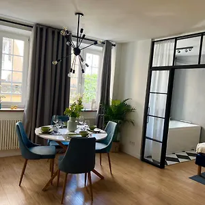 Old Town With A Jacuzzi Apartament